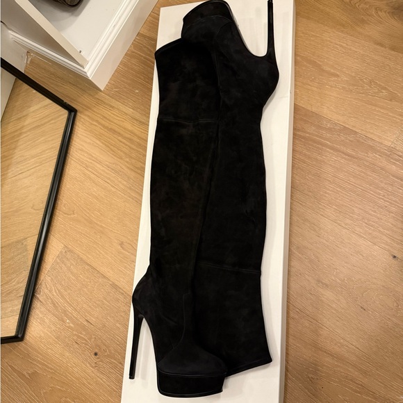 Casadei Flora over the knee boots 
Suede 
Size 37.5 - Picture 5 of 8